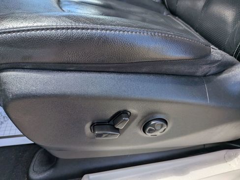 Used 2022 Chrysler Pacifica Touring-L w/ Uconnect Theater Family Group FWD image 32