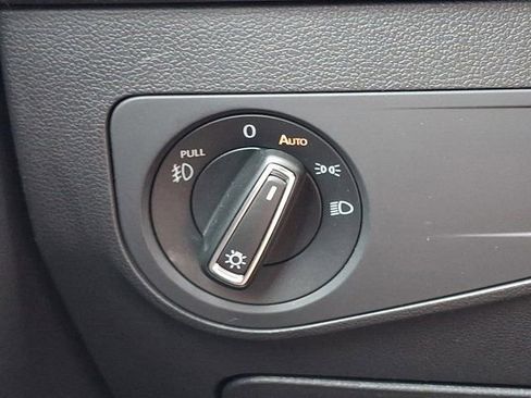 Used 2021 Volkswagen Tiguan SEL image 31