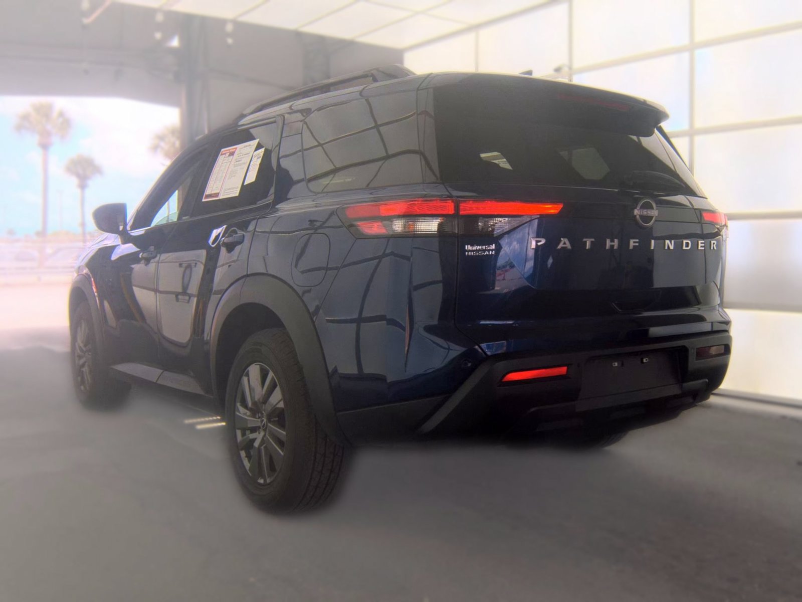 Used 2025 Nissan Pathfinder SV FWD image 3