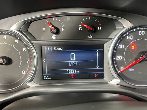 Used 2023 GMC Acadia SLE image 18