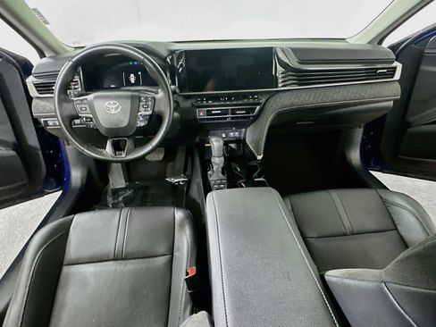 Used 2025 Toyota Camry XLE FWD image 16