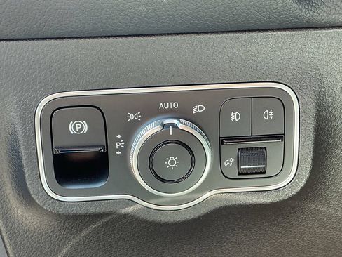 Certified 2026 Mercedes-Benz GLB 250 4MATIC image 14