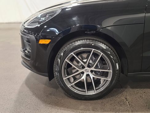 New 2026 Porsche Macan AWD/4WD image 34