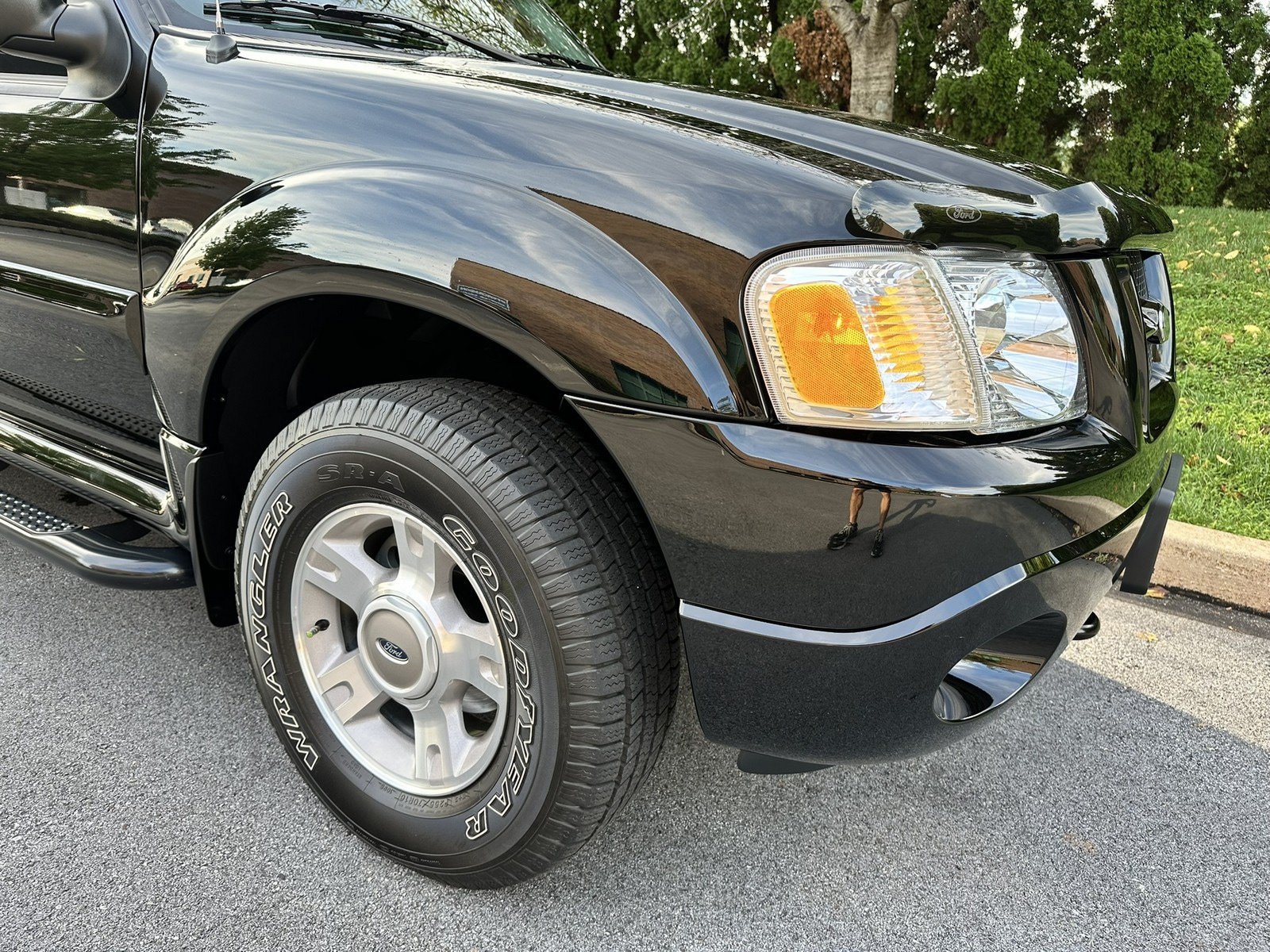 Used 2004 Ford Explorer Sport Trac 4x4 image 51