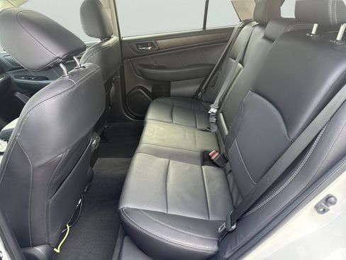 Used 2018 Subaru Outback 2.5i Limited image 12