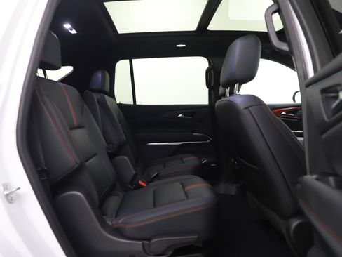 Used 2024 Chevrolet Traverse RS AWD/4WD image 14
