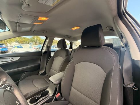 Used 2024 Kia Forte LXS image 23