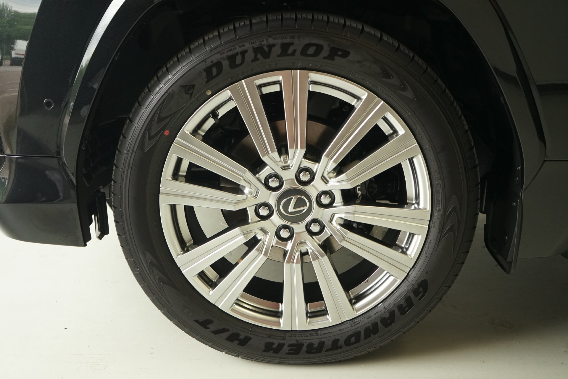 Used 2026 Lexus LX 700h Ultra Luxury AWD/4WD image 39
