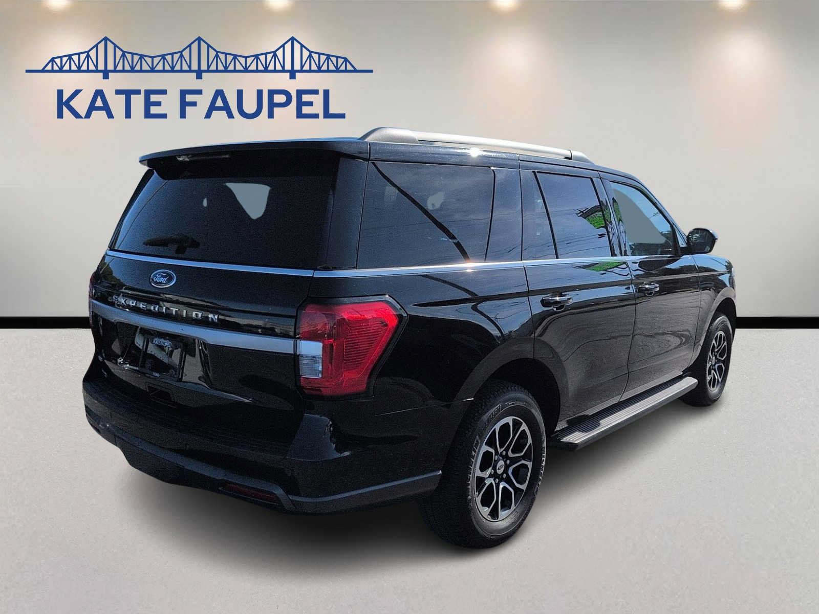 Used 2022 Ford Expedition XLT AWD/4WD image 7