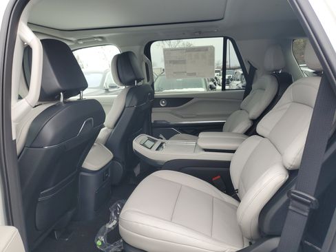 New 2026 Lincoln Navigator Reserve w/ Jet Appearance Package image 27