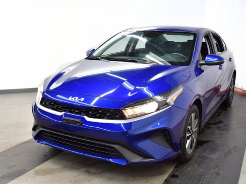 Used 2023 Kia Forte LXS w/ LXS Technology Package image 4