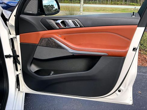 Certified 2025 BMW X7 M60i image 22