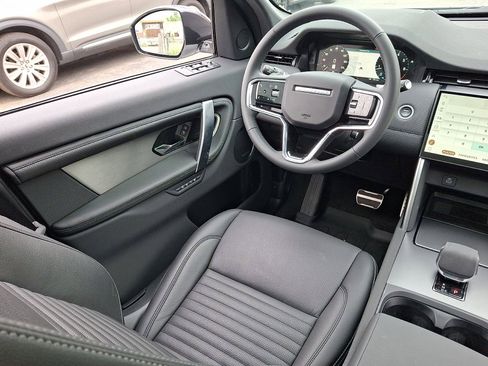 Certified 2025 Land Rover Discovery Sport Dynamic SE AWD/4WD image 15