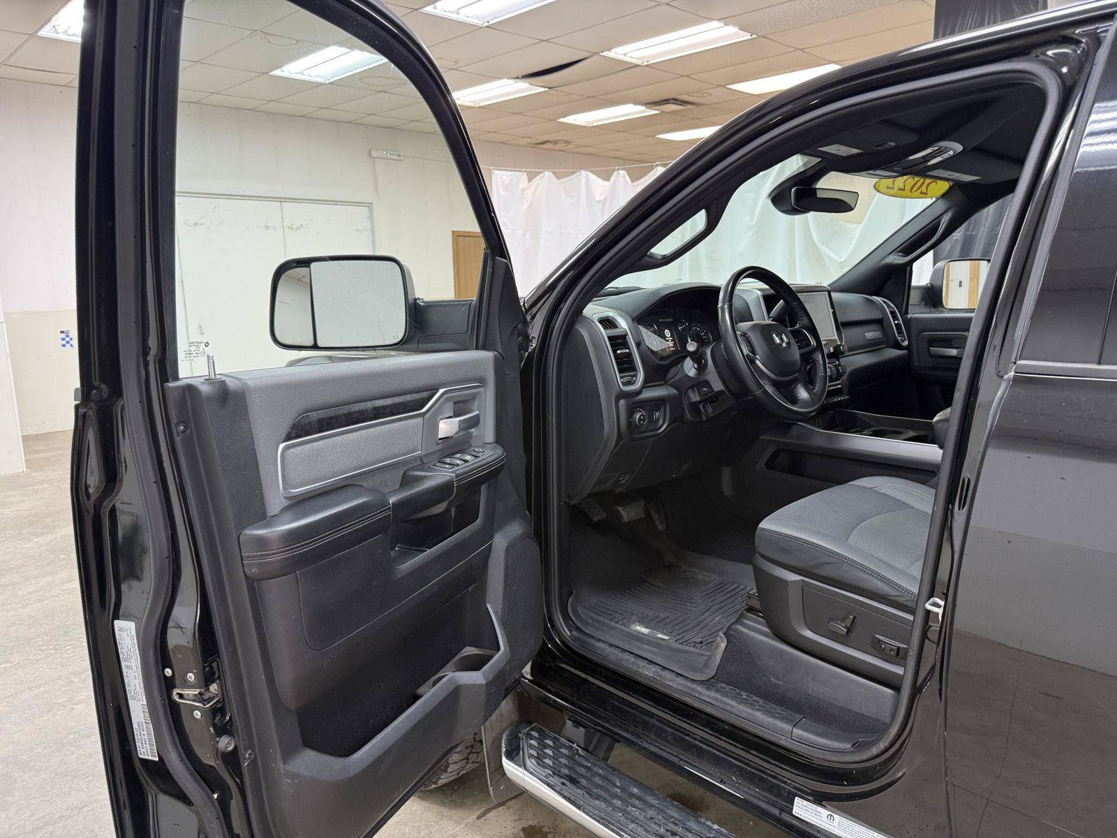 Used 2022 RAM 3500 Big Horn w/ Level A Equipment Group AWD/4WD image 8