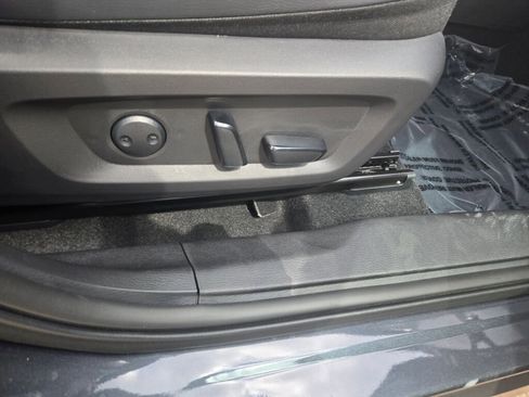 New 2025 Mitsubishi Outlander SEL image 5