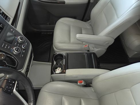 Used 2020 Toyota Sienna XLE FWD image 17