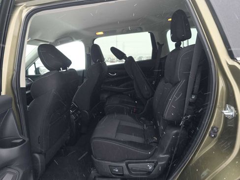 Used 2023 Subaru Ascent Premium w/ Convenience Package AWD/4WD image 8