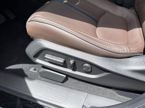 Certified 2025 Honda Pilot Elite image 19