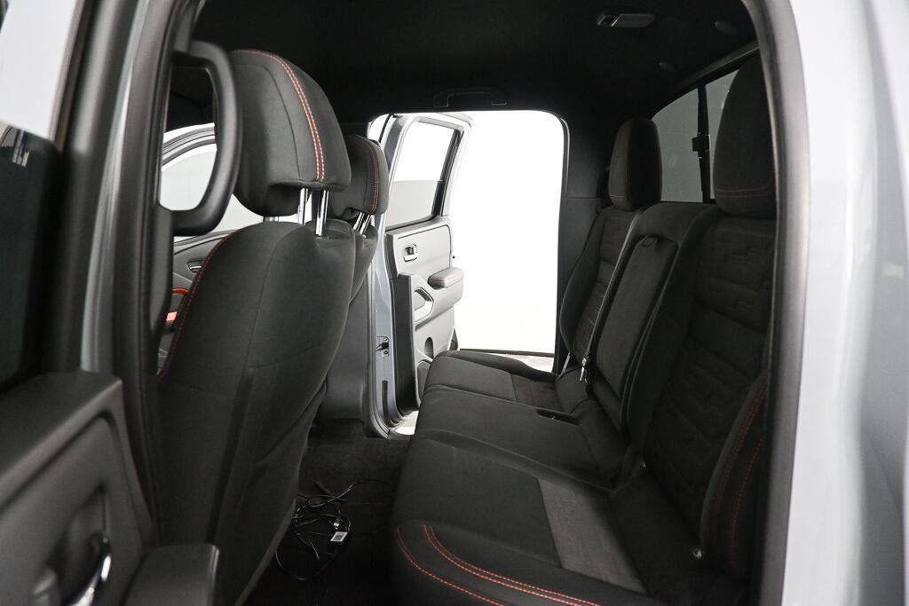 Used 2022 Nissan Frontier Pro-X RWD image 17