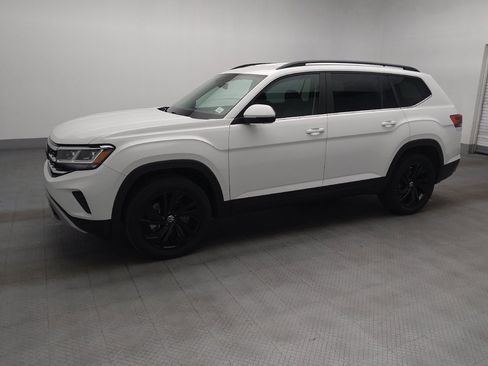 Used 2023 Volkswagen Atlas SE w/ Black Wheel Package FWD image 2