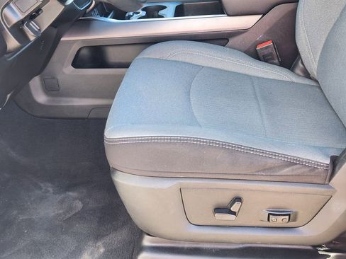 Used 2024 RAM 2500 Big Horn w/ Off Road Package image 8