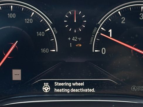 Used 2019 BMW 740i w/ M Sport Package image 4