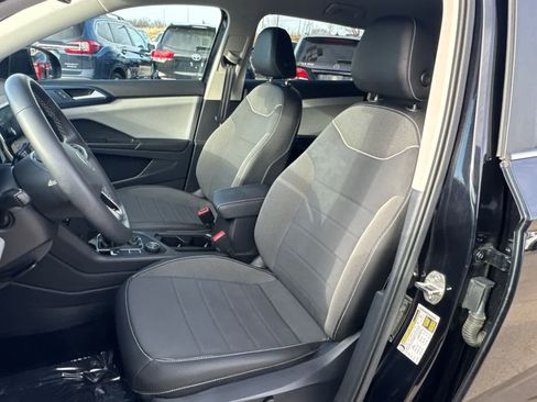 Used 2023 Volkswagen Taos SE image 11