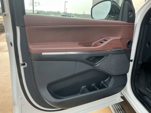 Used 2025 Lincoln Navigator L Reserve image 9