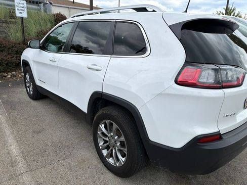 Used 2019 Jeep Cherokee Latitude Plus w/ Comfort/Convenience Group AWD/4WD image 3