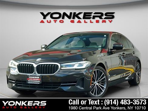 Used 2022 BMW 540i xDrive w/ Premium Package image 16