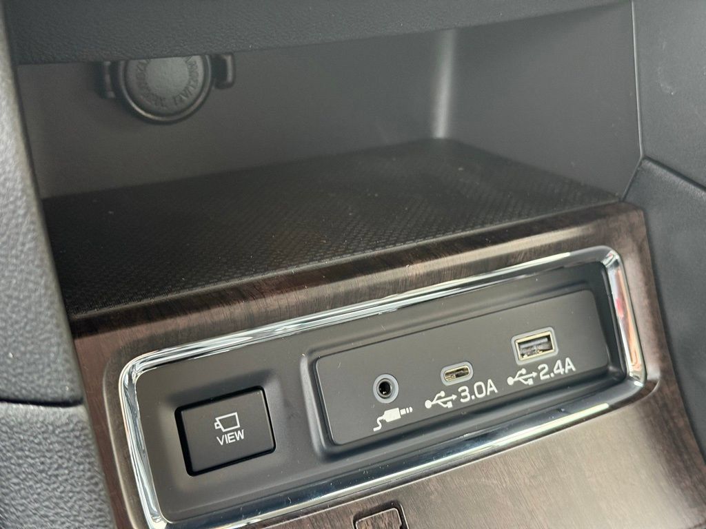 Used 2026 Subaru Ascent Touring AWD/4WD image 17