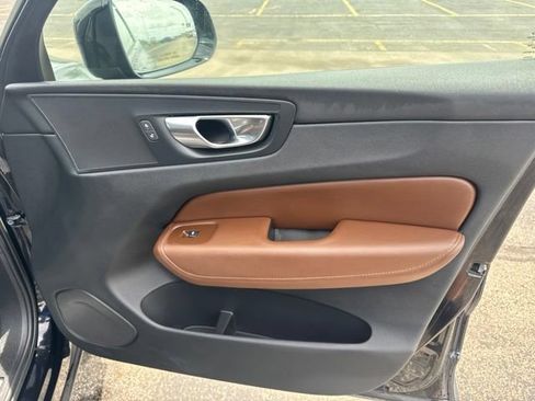 Used 2023 Volvo XC60 B5 Plus AWD/4WD image 14