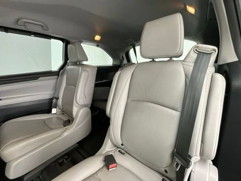 Used 2022 Honda Odyssey Touring image 8