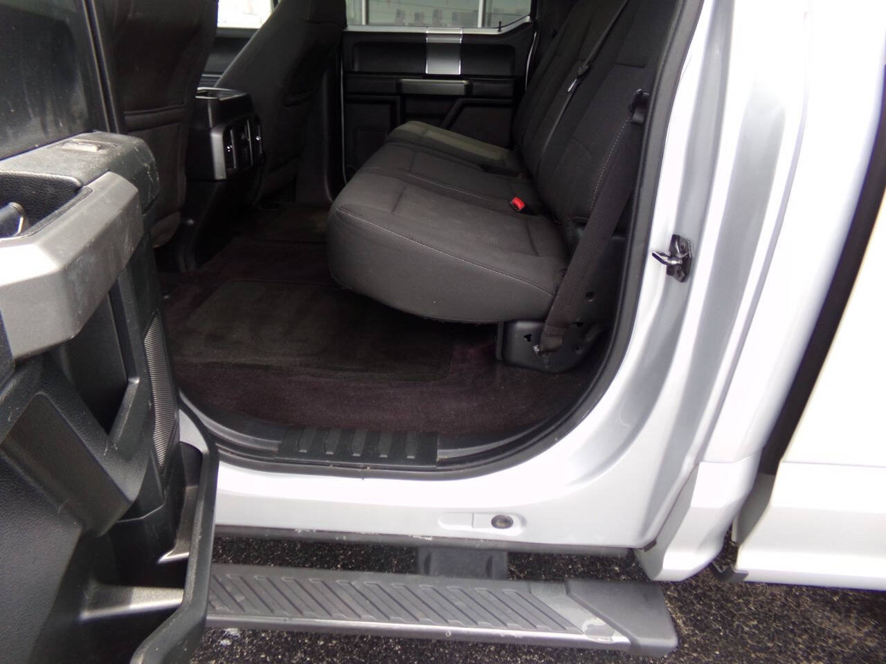 Used 2016 Ford F150 XLT w/ Equipment Group 301A Mid AWD/4WD image 11
