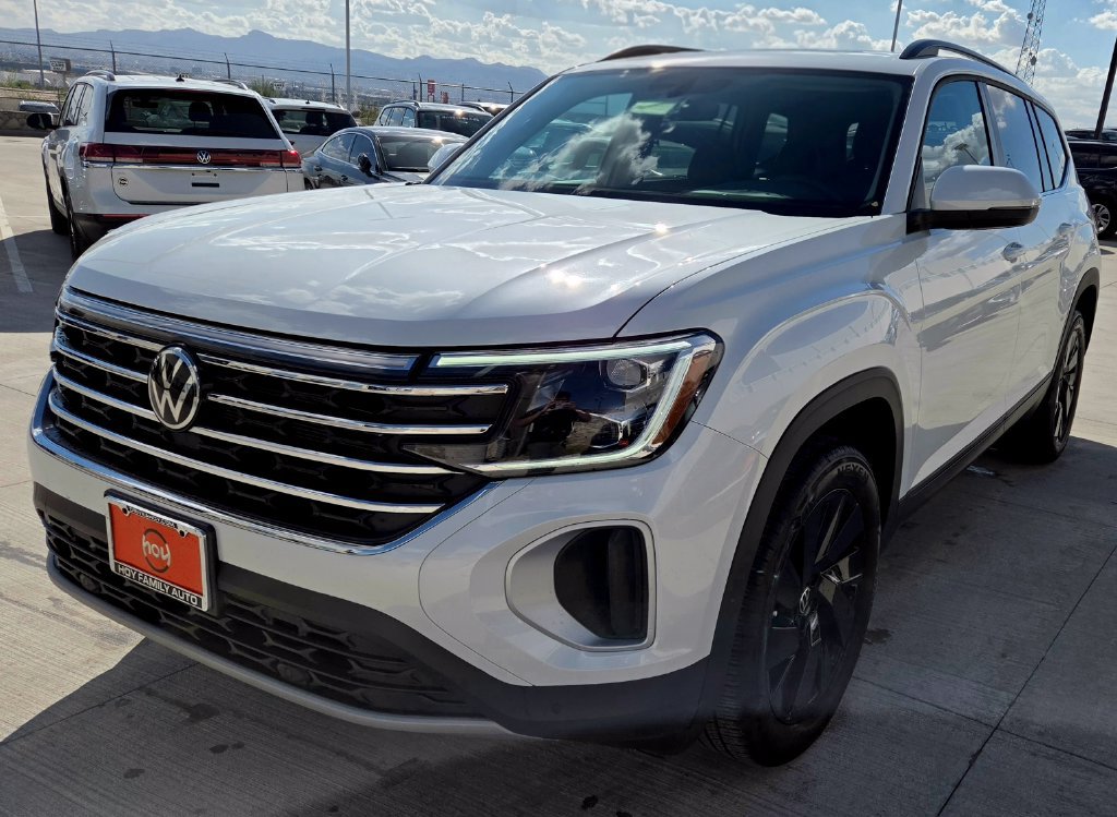 Certified 2026 Volkswagen Atlas SE FWD image 3
