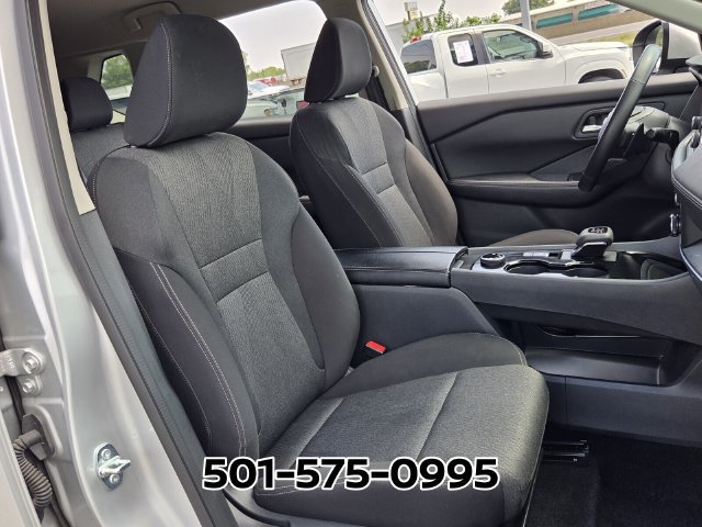 Used 2025 Nissan Rogue SV AWD/4WD image 19