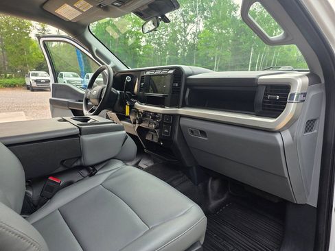 Used 2024 Ford F350 XL w/ XL Chrome Package AWD/4WD image 25
