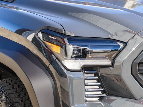 Used 2025 Toyota Tacoma Trailhunter image 5