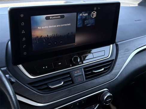 Used 2024 Nissan Altima 2.5 SL image 18