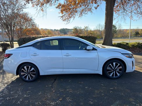 New 2025 Nissan Sentra SV image 8