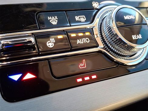 Used 2024 Lincoln Aviator AWD w/ Premium Package image 19