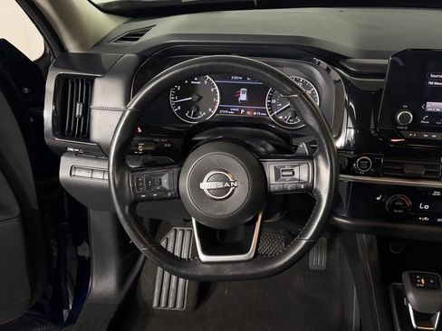 Used 2022 Nissan Pathfinder SV w/ SV Premium Package image 15