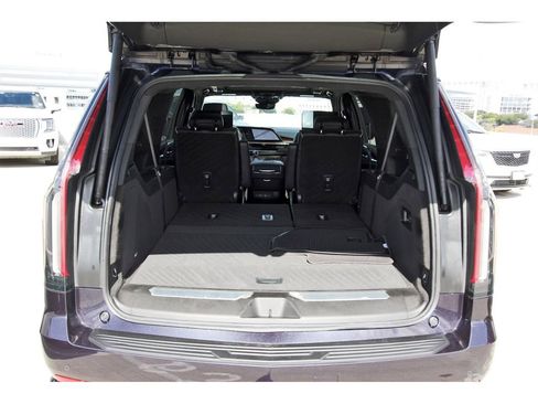 Used 2023 Cadillac Escalade ESV Sport Platinum image 30