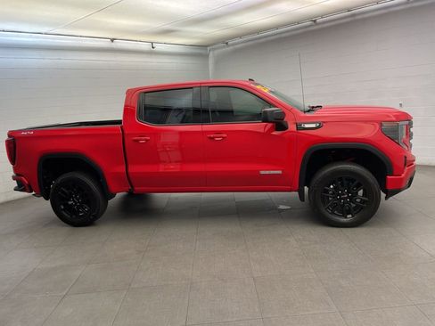 Used 2025 GMC Sierra 1500 Elevation AWD/4WD image 4
