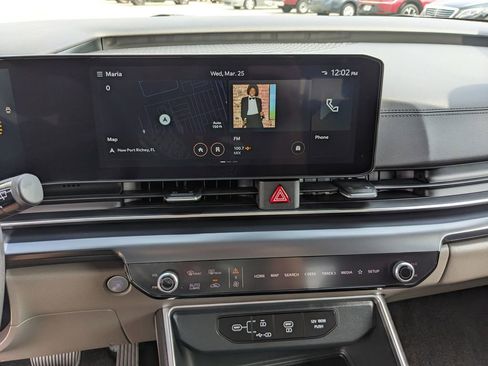 Certified 2026 Kia Carnival LX FWD image 23