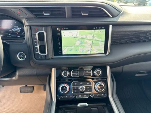 Used 2024 GMC Yukon XL Denali w/ Advanced Technology Package AWD/4WD image 27