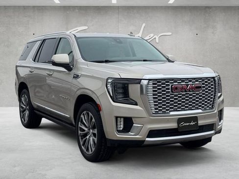 Used 2021 GMC Yukon Denali w/ Denali Premium Package image 2