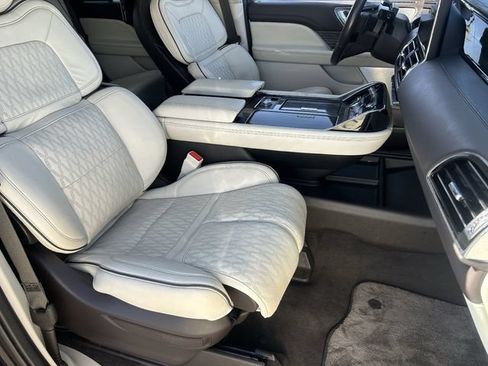 Used 2023 Lincoln Navigator Black Label AWD/4WD image 12