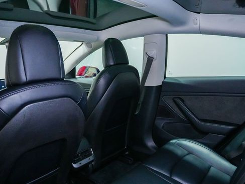 Used 2018 Tesla Model 3 Long Range RWD image 16