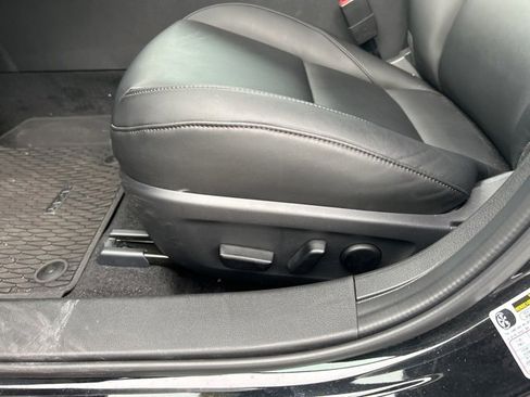 Used 2025 MAZDA MAZDA3 s image 12